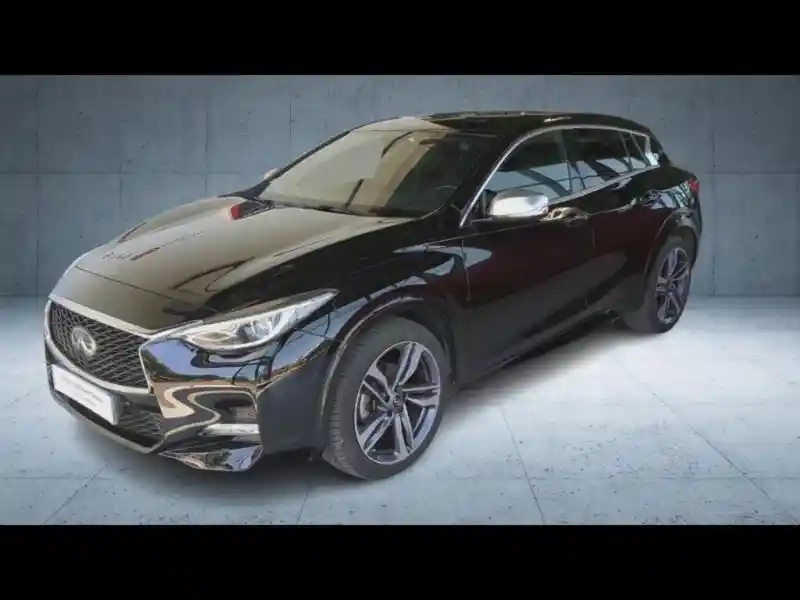 Photo Infiniti Q30