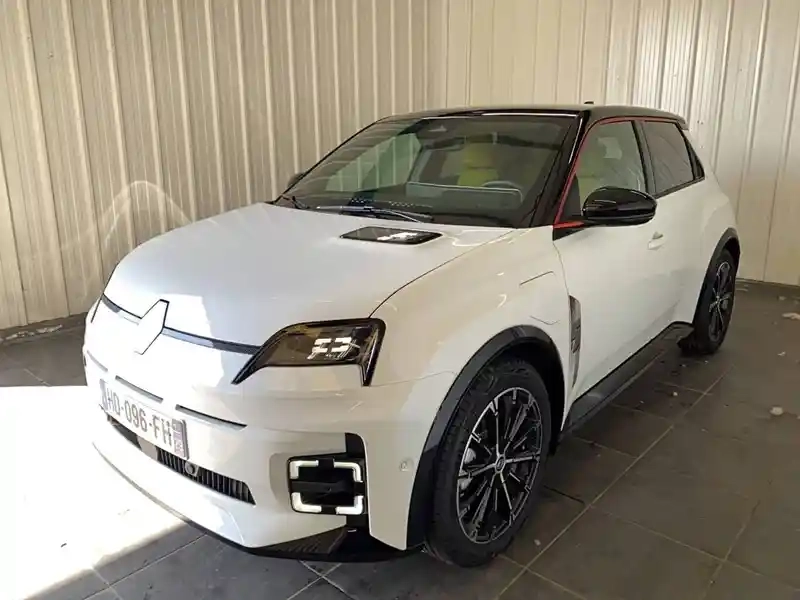 Photo Renault 5 Iconic Cinq