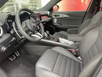 Photo 13 Alfa Romeo Tonale  1.5 Hybrid 160ch Edizione Speciale TCT
