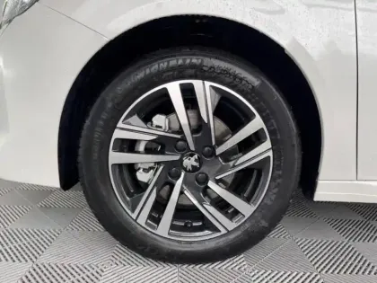 Photo 10 Peugeot 208  1.2 Pure Tech 100ch S&S Allure