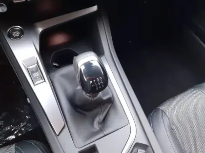 Photo 17 Peugeot 308  PureTech 130ch S&S BVM6