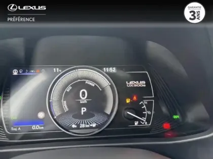 Photo 8 Lexus UX  300e Executive