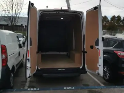 Photo 4 Volkswagen Crafter  Fg 35 L3H3 2.0 TDI 140ch Business Traction BVA8