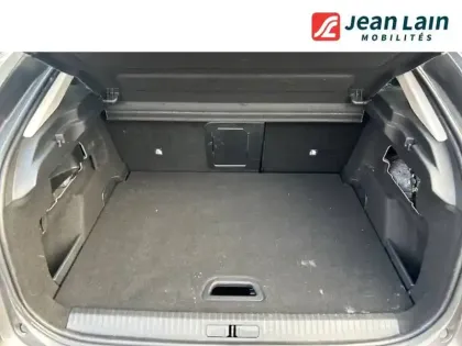 Photo 25 Citroën C4 e- 136 ch Automatique