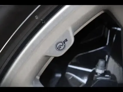 Photo 24 Jaguar F-Pace  SVR 5.0 550ch BVA8 AWD LE MANS 88 EDITION