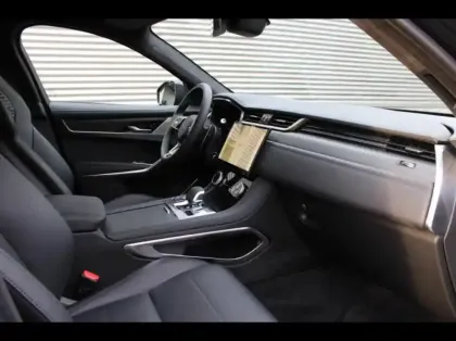 Photo 28 Jaguar F-Pace  SVR 5.0 550ch BVA8 AWD LE MANS 88 EDITION