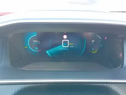 Photo 30 Peugeot 2008  Electrique 136 ch