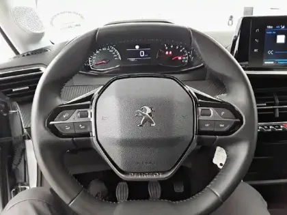 Photo 52 Peugeot 208  PureTech 100 S&S BVM6