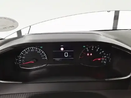 Photo 57 Peugeot 208  PureTech 100 S&S BVM6
