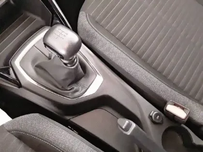 Photo 44 Peugeot 208  PureTech 100 S&S BVM6