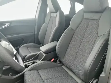 Photo 26 Audi Q4  e-tron Sportback 35 170 ch 55 kW