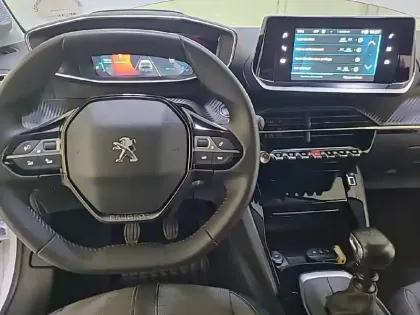 Photo 27 Peugeot 208  PureTech 100 S&S BVM6