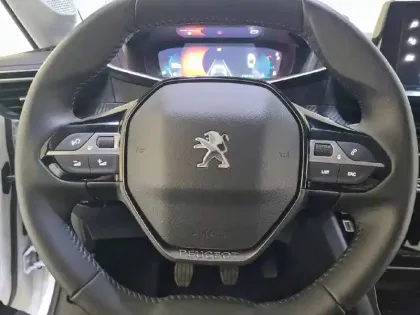 Photo 28 Peugeot 208  PureTech 100 S&S BVM6