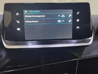 Photo 42 Peugeot 208  PureTech 100 S&S BVM6