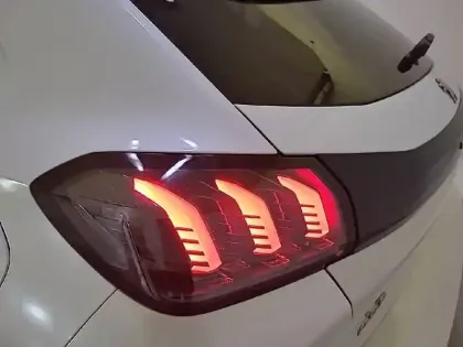 Photo 36 Peugeot 208  PureTech 100 S&S BVM6