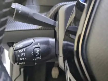 Photo 44 Peugeot 208  PureTech 100 S&S BVM6