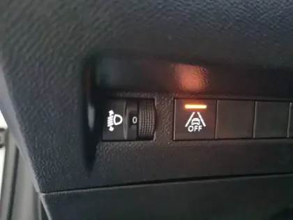 Photo 47 Peugeot 208  PureTech 100 S&S BVM6