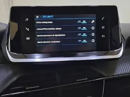 Photo 53 Peugeot 208  PureTech 75 S&S BVM5