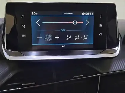 Photo 50 Peugeot 208  PureTech 75 S&S BVM5