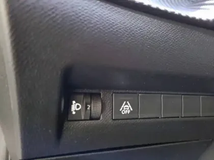 Photo 60 Peugeot 208  PureTech 75 S&S BVM5