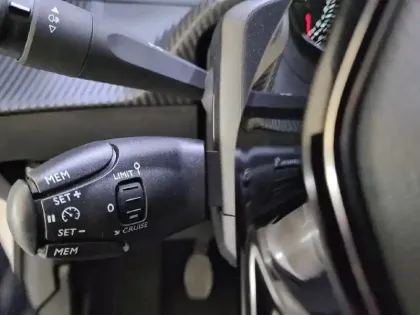 Photo 57 Peugeot 208  PureTech 75 S&S BVM5