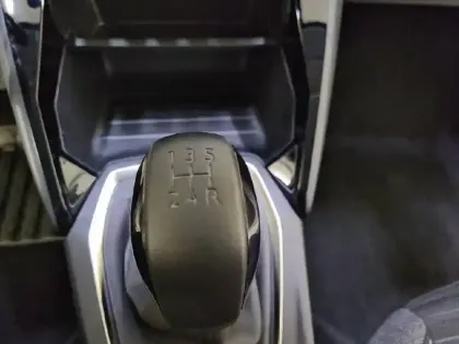 Photo 45 Peugeot 208  PureTech 75 S&S BVM5