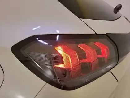 Photo 48 Peugeot 208  PureTech 75 S&S BVM5