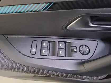 Photo 48 Peugeot 2008  BlueHDi 110 S&S BVM6