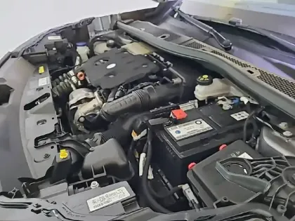 Photo 34 Peugeot 2008  BlueHDi 110 S&S BVM6