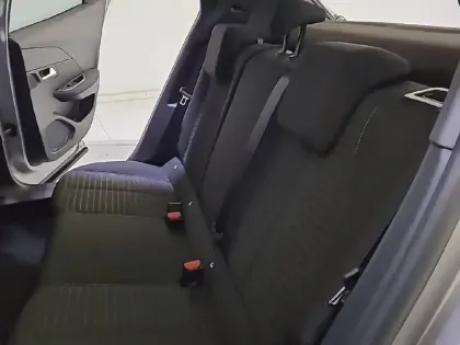 Photo 31 Peugeot 2008  BlueHDi 110 S&S BVM6