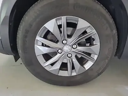 Photo 61 Peugeot 2008  BlueHDi 110 S&S BVM6