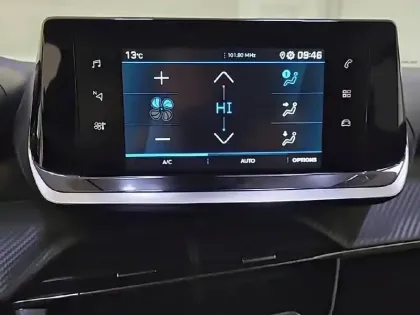 Photo 39 Peugeot 2008  BlueHDi 110 S&S BVM6