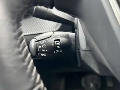 Photo 38 Peugeot 208  Electrique 50 kWh 136ch