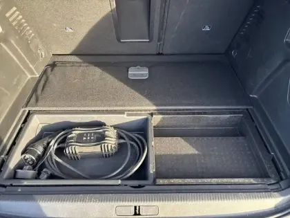 Photo 24 Peugeot 3008  Hybrid4 300 e-EAT8