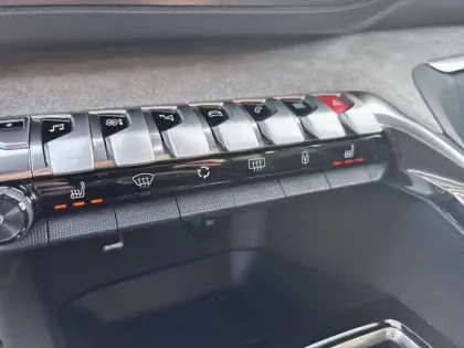 Photo 14 Peugeot 3008  Hybrid4 300 e-EAT8