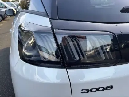 Photo 16 Peugeot 3008  Hybrid4 300 e-EAT8