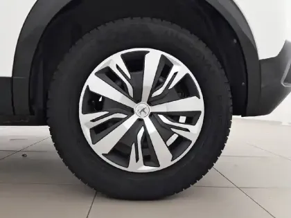 Photo 23 Peugeot 2008  BlueHDi 110 S&S BVM6