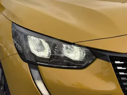 Photo 35 Peugeot 208  PureTech 100 S&S BVM6