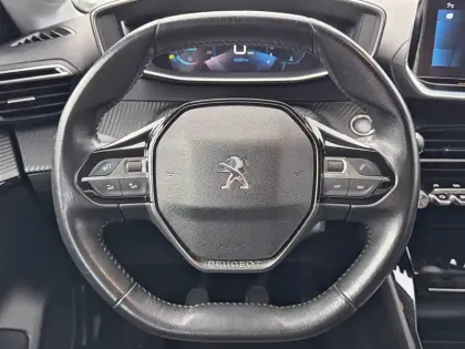 Photo 28 Peugeot 208  PureTech 100 S&S BVM6