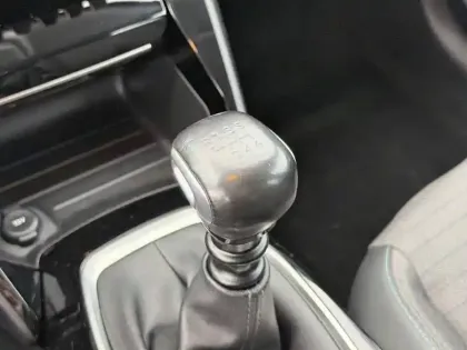 Photo 33 Peugeot 208  PureTech 100 S&S BVM6