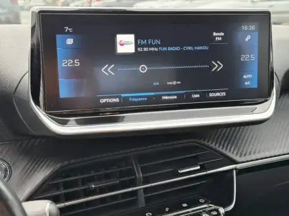 Photo 34 Peugeot 208  PureTech 100 S&S BVM6