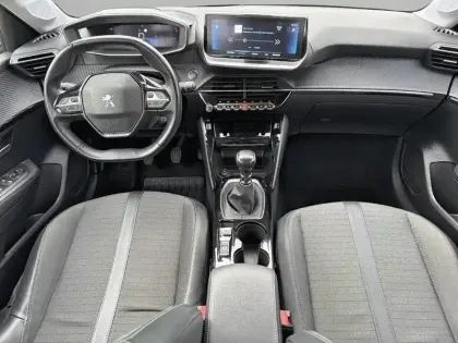 Photo 27 Peugeot 208  PureTech 100 S&S BVM6