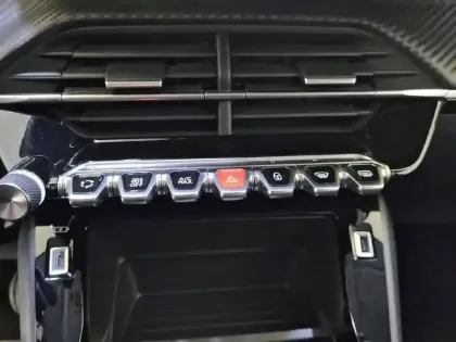 Photo 72 Peugeot 208  PureTech 100 S&S BVM6