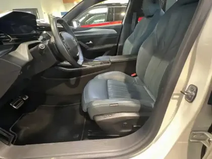 Photo 24 Peugeot 308  PHEV 225 e-EAT8