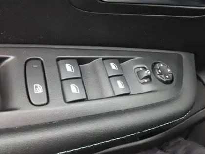 Photo 18 Peugeot 208  PureTech 100 S&S BVM6