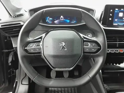 Photo 40 Peugeot 208  PureTech 100 S&S BVM6