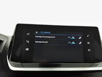 Photo 28 Peugeot 208  PureTech 100 S&S BVM6