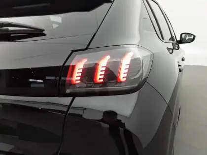 Photo 16 Peugeot 208  PureTech 100 S&S BVM6