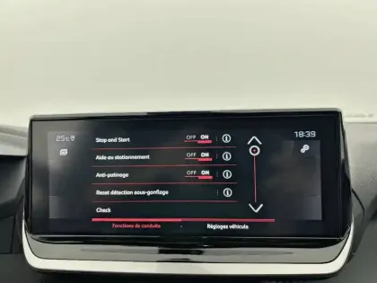 Photo 46 Peugeot 2008  PureTech 130 S&S EAT8