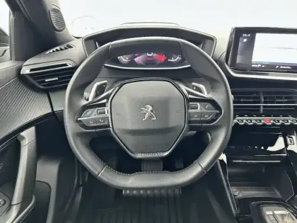 Photo 32 Peugeot 2008  PureTech 130 S&S EAT8